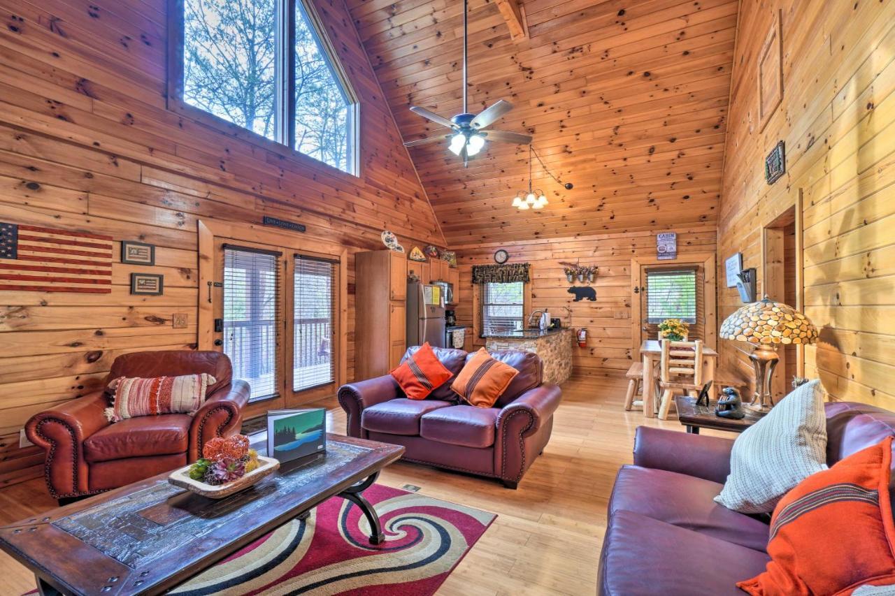 Inviting Sevierville Cabin With Deck And Hot Tub! المظهر الخارجي الصورة