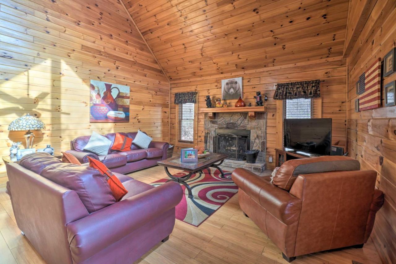 Inviting Sevierville Cabin With Deck And Hot Tub! المظهر الخارجي الصورة
