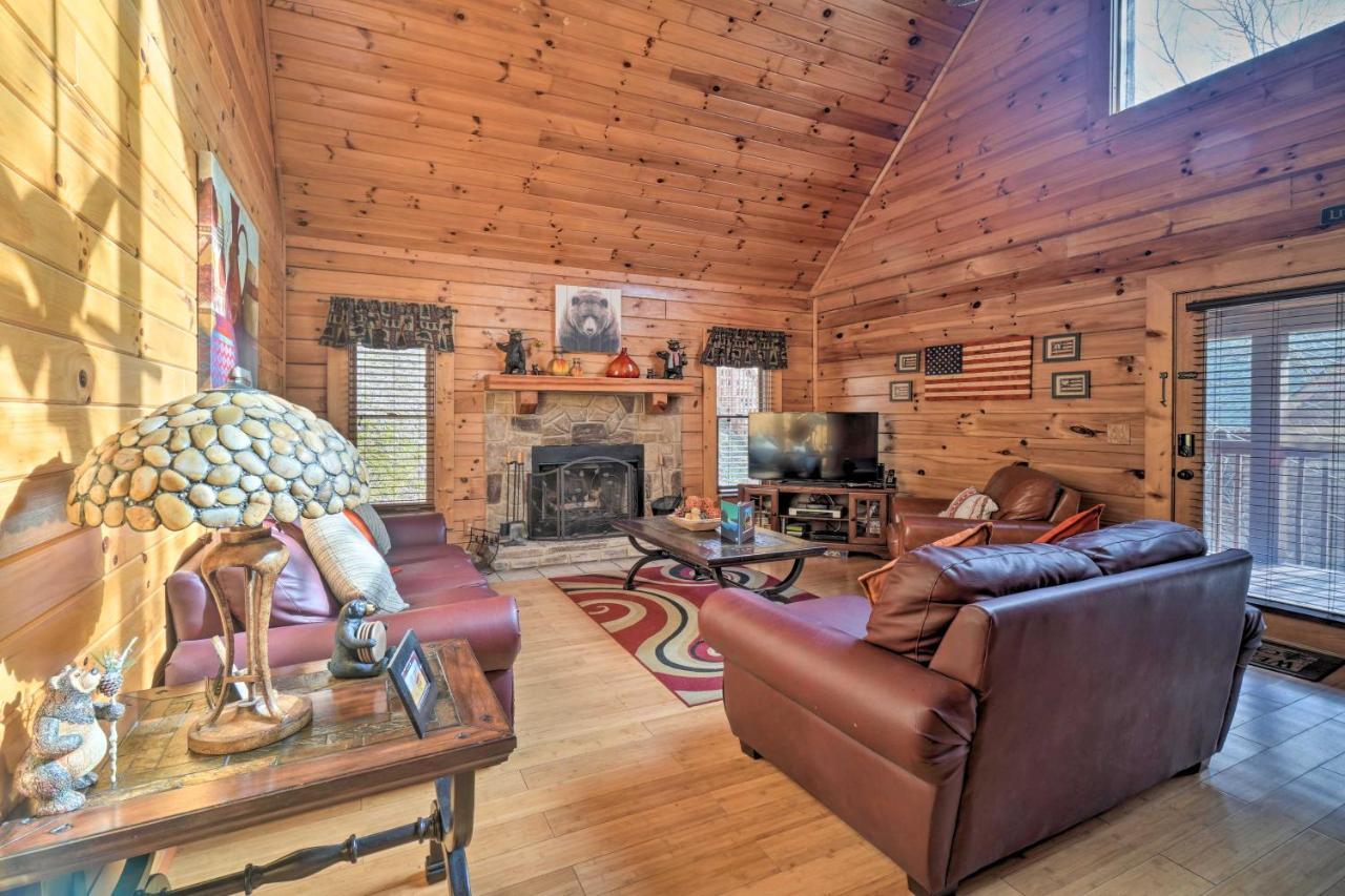 Inviting Sevierville Cabin With Deck And Hot Tub! المظهر الخارجي الصورة