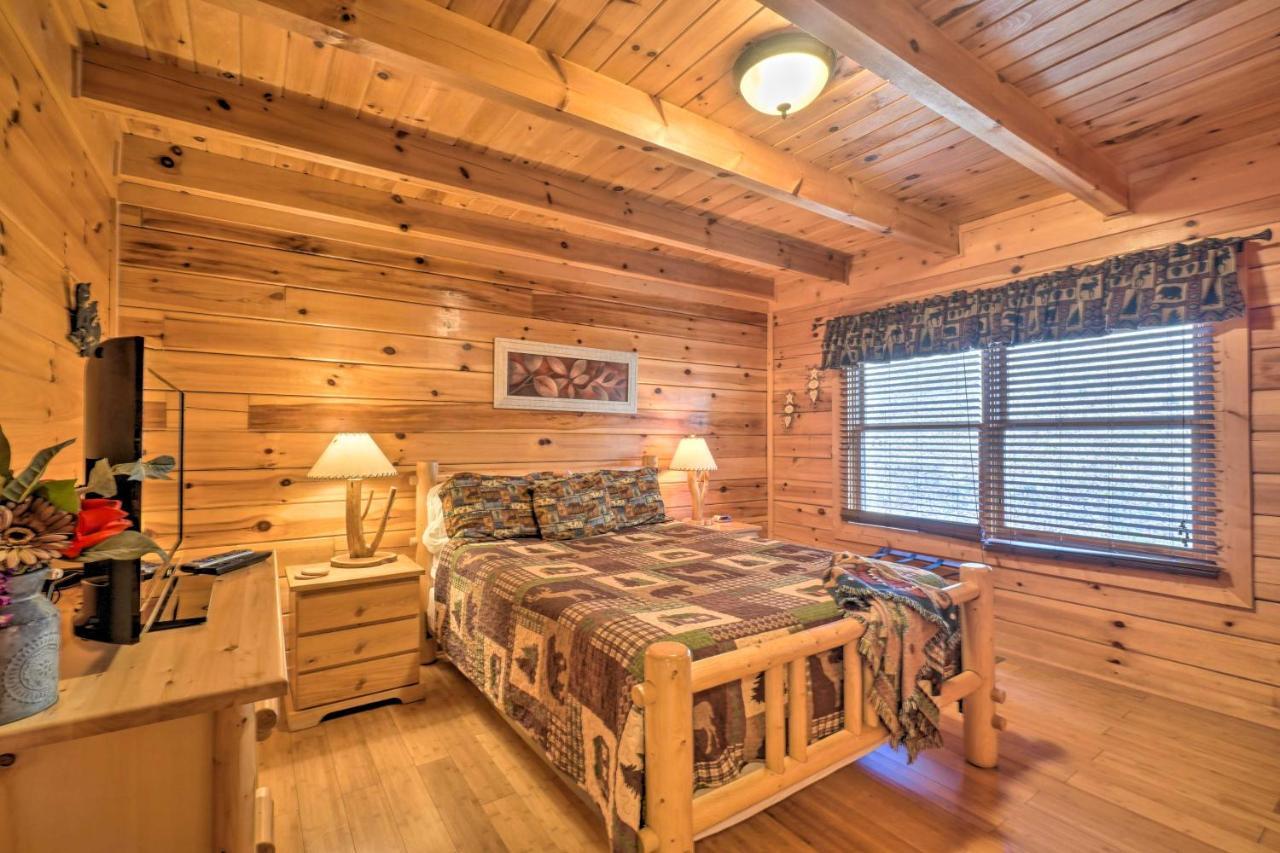 Inviting Sevierville Cabin With Deck And Hot Tub! المظهر الخارجي الصورة