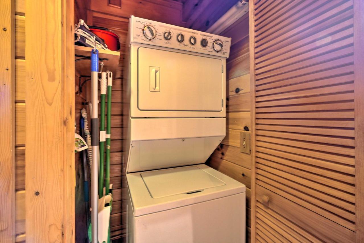 Inviting Sevierville Cabin With Deck And Hot Tub! المظهر الخارجي الصورة