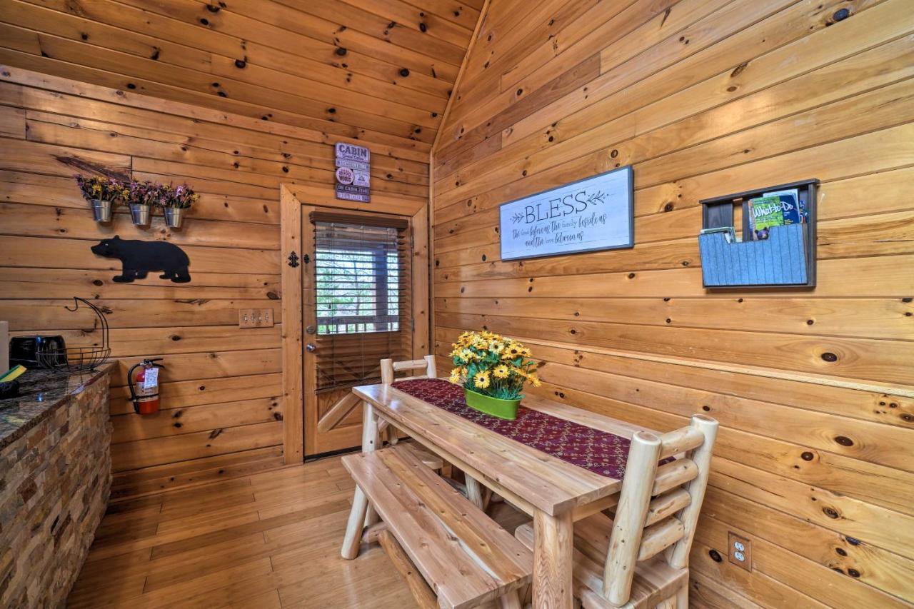 Inviting Sevierville Cabin With Deck And Hot Tub! المظهر الخارجي الصورة