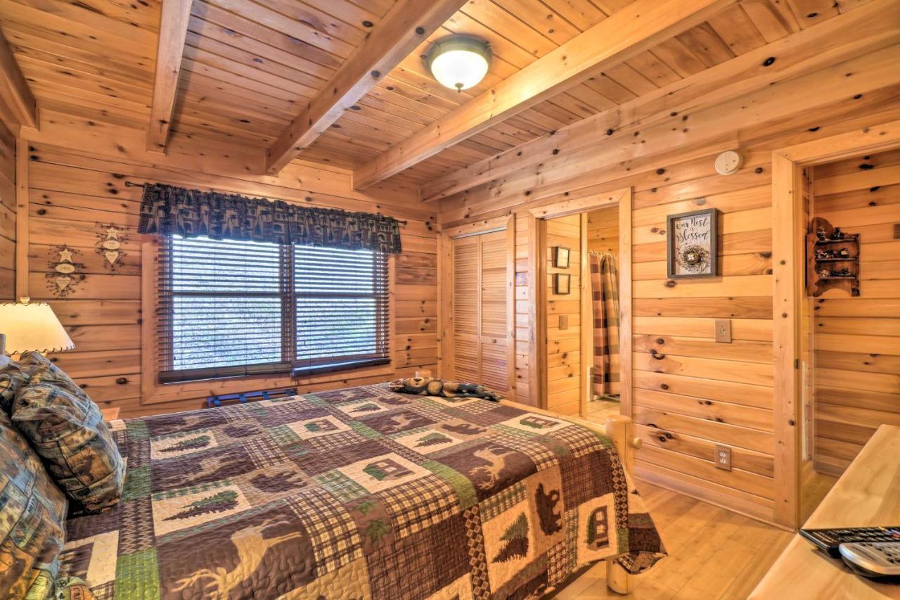 Inviting Sevierville Cabin With Deck And Hot Tub! المظهر الخارجي الصورة